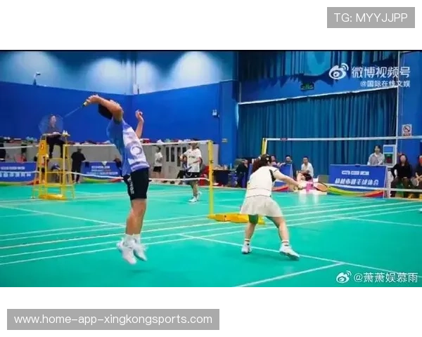 羽毛球对拉60拍惊呆现场，高手过招引爆全场！