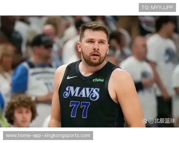 东契奇后撤三分出手命中,独行侠再度反超 东契奇后撤三分出手命中,独行侠再度反超